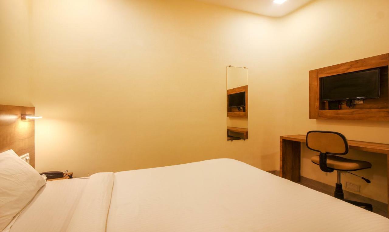 Tiba Hotel Βομβάη Εξωτερικό φωτογραφία