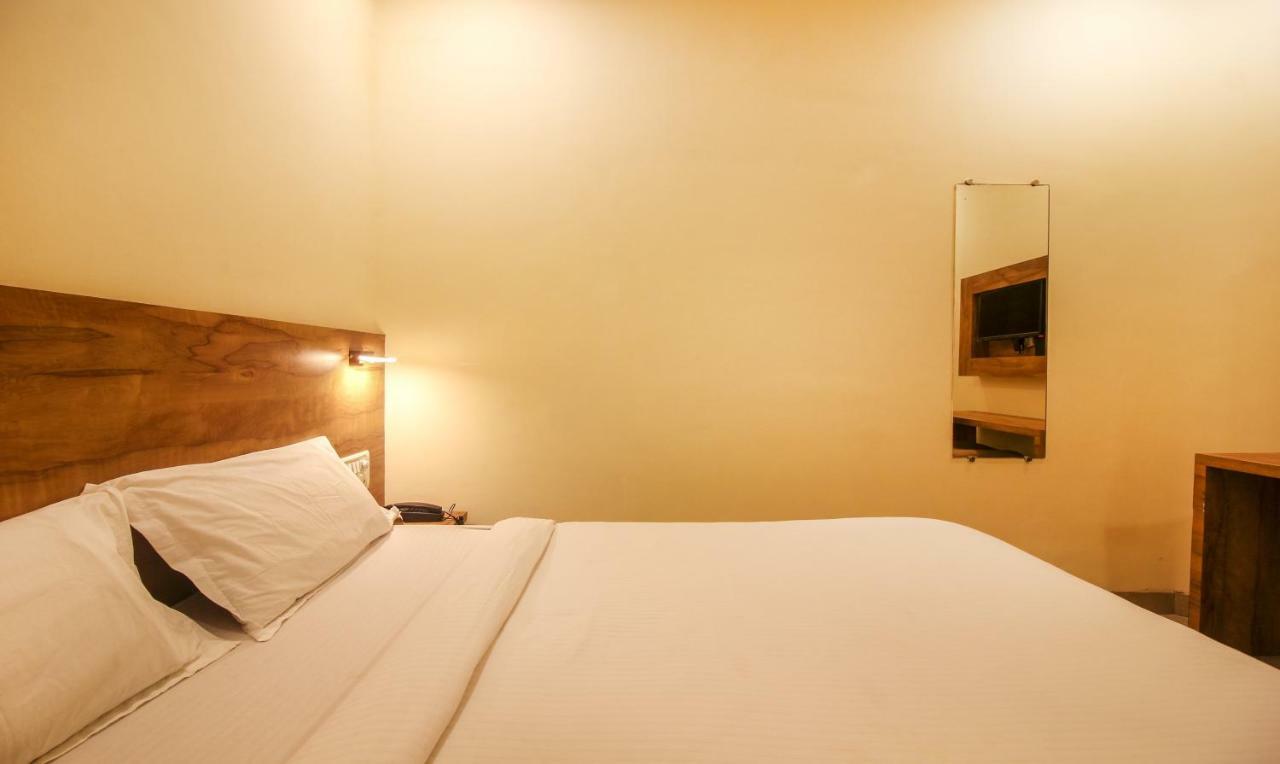 Tiba Hotel Βομβάη Εξωτερικό φωτογραφία